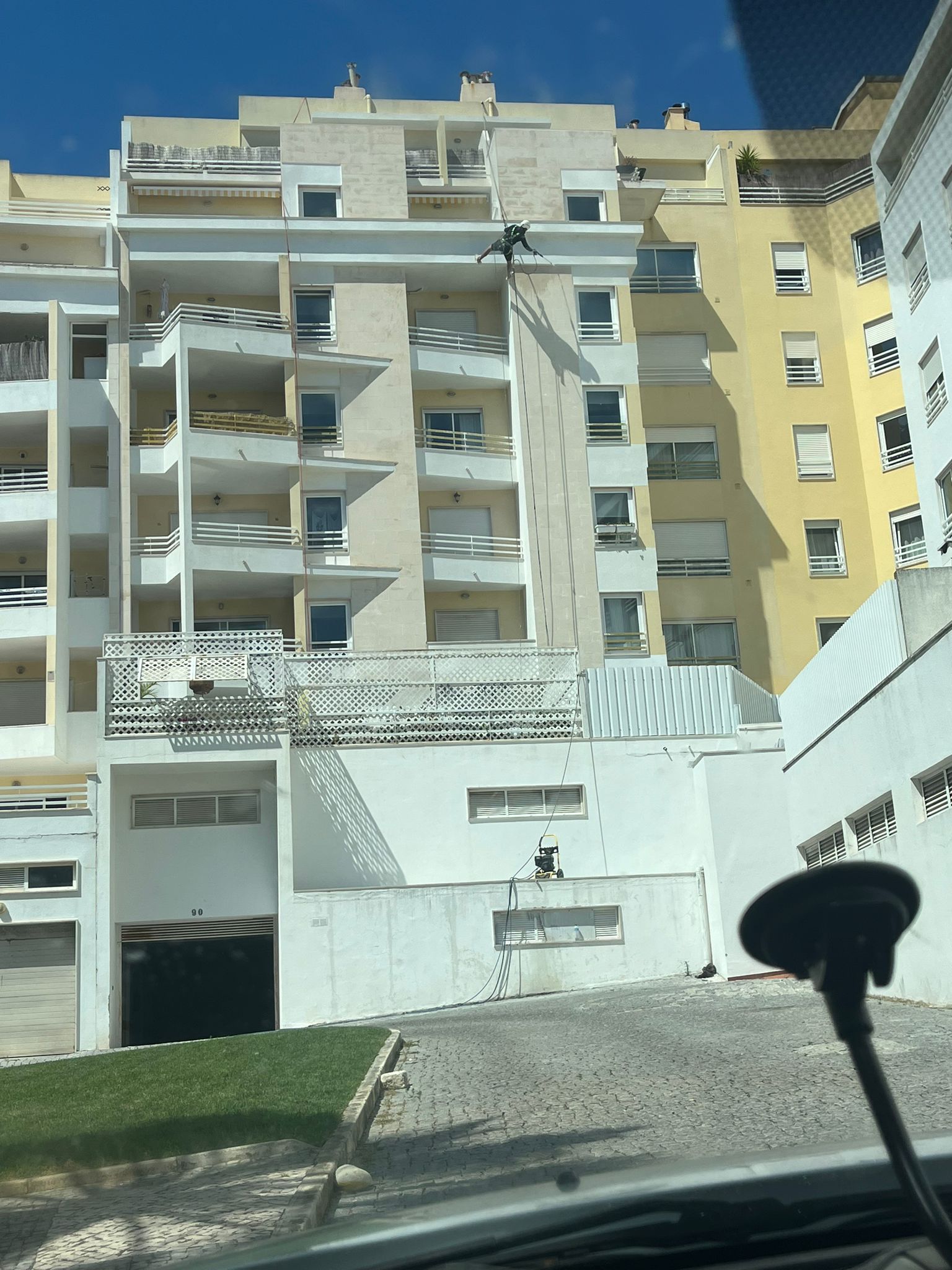 WhatsApp Image 2024-10-15 at 17.24.02 (2)